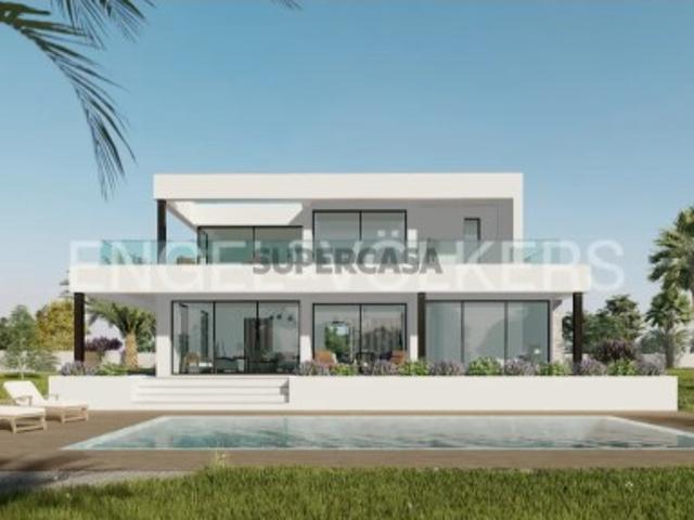 Moradia de Luxo V4 com Vista Mar no Carvoeiro