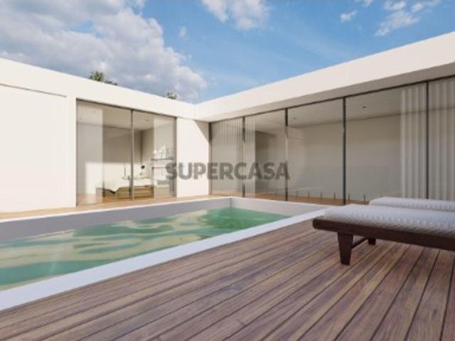 MORADIA DE LUXO V4 EM CONSTRUÇÃO PRAIA DE MADALENA