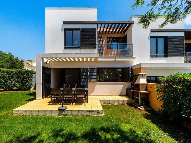 Moradia de Ponta T3 com Piscina em Patroves, Albufeira 152m² Albufeira e olhos de água