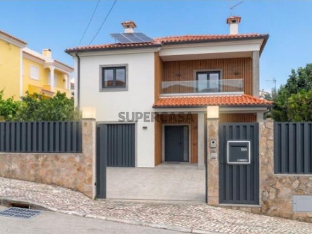 Moradia de Prestígio com 436 m² em Lote Privativo