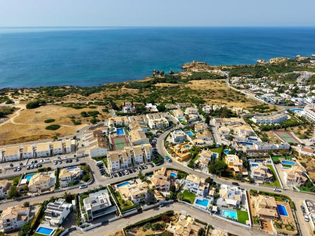 Moradia de Prestígio com Piscina Privada | Albufeira 209m² Albufeira e Olhos de Água