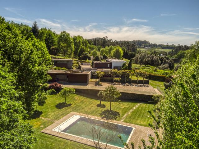 Moradia de Prestígio Rodeada de Vegetação e Requinte 757m² Antime e Silvares S. Clemente