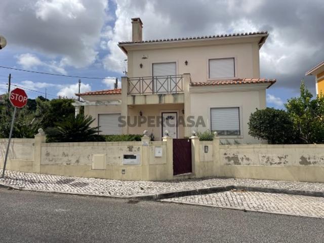 Moradia de rés do chão e primeiro andar a 2 minutos da cidade de Torres Vedras