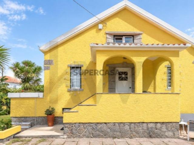 Moradia T3+1 de Sonho com Piscina, Sótão e Lote de 900 m² Mem Martins