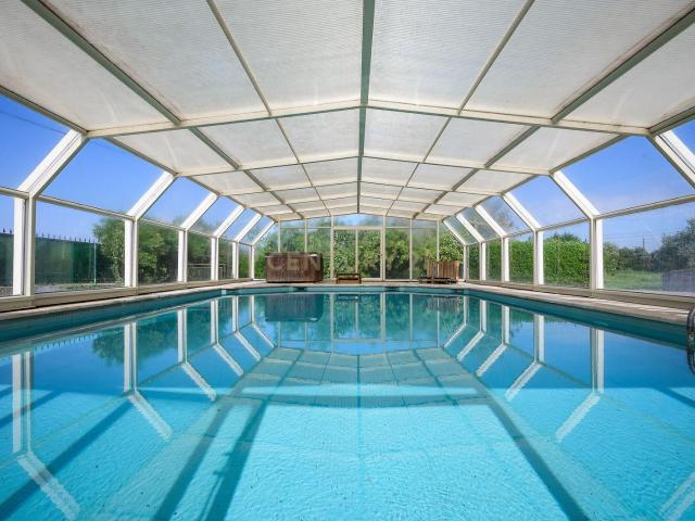 Moradia de sonho com Piscina, 7 Divisões e com Terreno 8461 m2 – Excelente Localização, a 40 minutos de Lisboa !