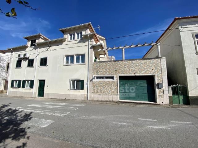 Moradia de Traça Senhorial em Castanheira de Pera