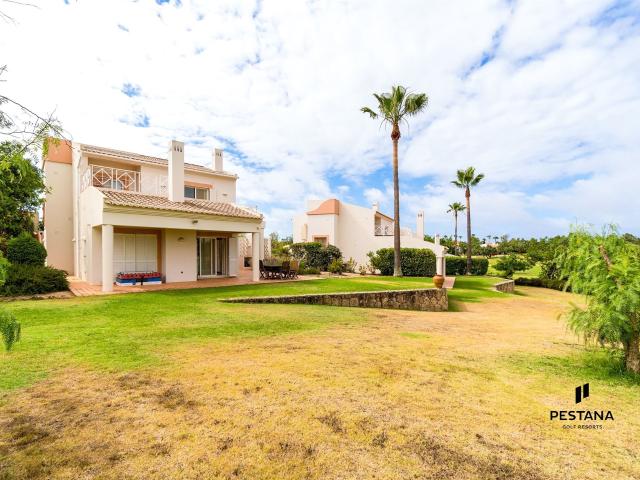 Moradia de três quartos em primeira linha de golfe no Pestan. 191m² Lagoa e Carvoeiro