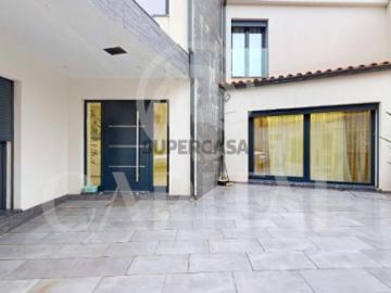 Casa à venda em Igreja Nova e Cheleiros - Varanda