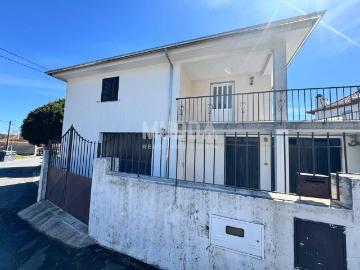 Moradia de 2 Pisos – Excelente Oportunidade em Romariz, Santa Maria da Feira