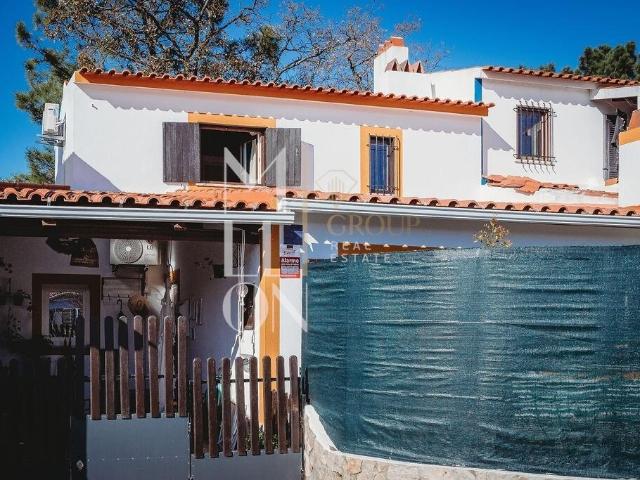 Moradia de 2 quartos + 1 anexo, em zona tranquila da Vila de Óbidos
