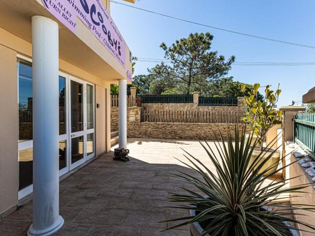 Moradia de 3 pisos situada numa das zonas mais prestigiadas. 323m² Albufeira e Olhos de Água