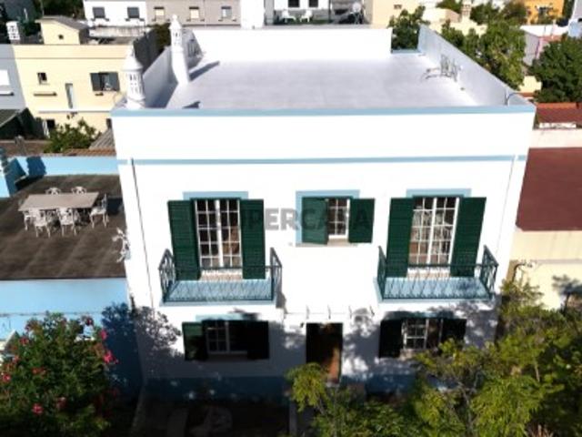 Moradia de 3 quartos totalmente remodelada em Zona Residencial de Faro, Algarve