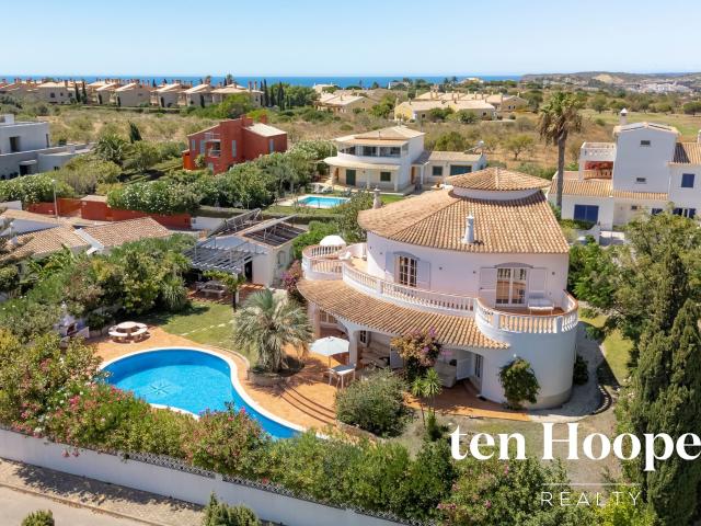 Moradia de 4 quartos com vistas panorâmicas para o mar Luz. 200m² Luz