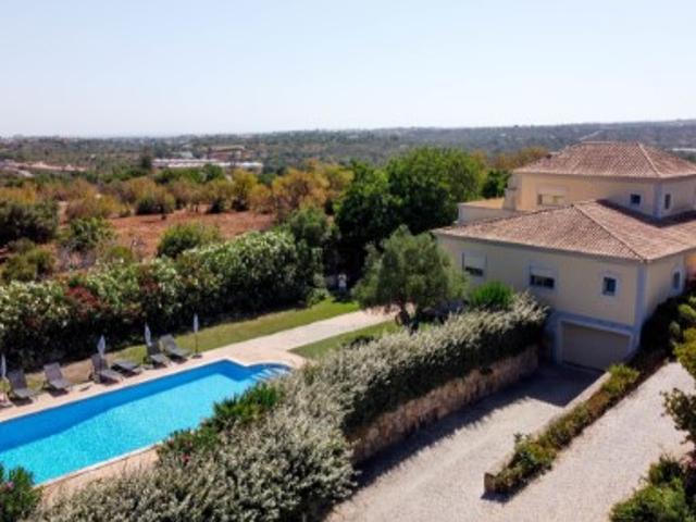 Moradia de 5 Quartos com Piscina, Anexo e Terreno de 1,7ha