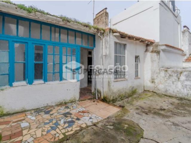 Moradia Devoluta T7 Venda em Santarém Marvila, Santa Iria da Ribeira de Santarém, Santarém São Salvador e Santarém São Nicolau,Santarém
