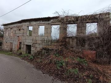 Moradia Devoluta Venda em Santa Comba Dão e Couto do Mosteiro,Santa Comba Dão