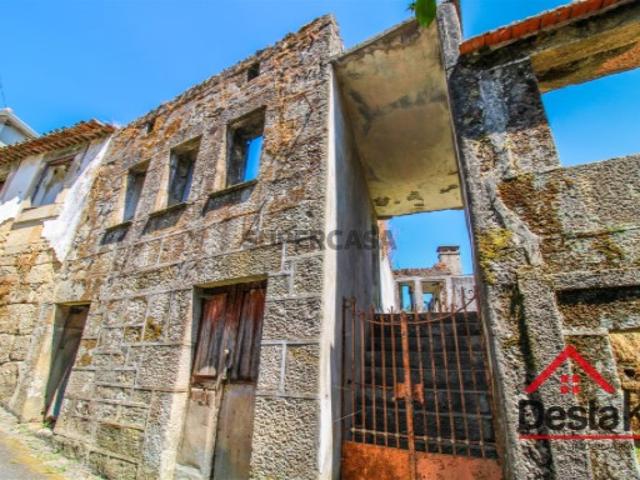Moradia Devoluta Venda em Couto de Baixo e Couto de Cima,Viseu