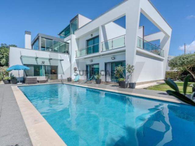 Moradia Exclusiva T4+1 em Alcochete com Piscina e Vistas Panorâmicas