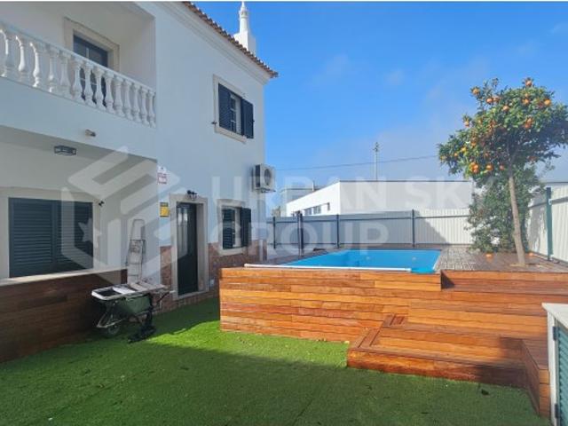 Moradia Exclusiva T4 com piscina