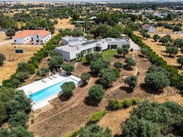 Moradia Exclusiva de 5 quartos, Évora. 255m² Bacelo e senhora da saúde