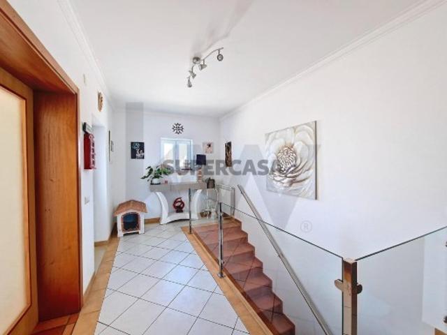 A Jóia de Óbidos | Moradia Exclusiva com Terreno Amplo e Jacuzzi Privado
