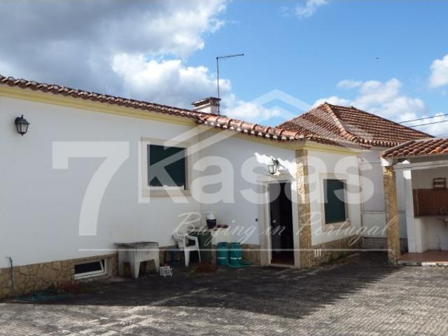Moradia e Anexos para Recuperar | Maxial, Torres Vedras