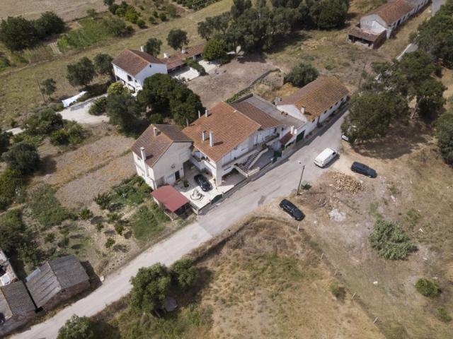 Moradia e Padaria em Rio Maior