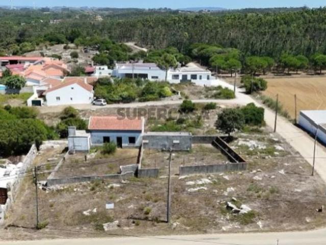 Moradia e projeto aprovado Cezaredes, Lourinhã