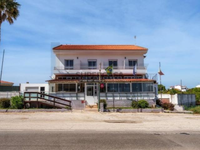 Moradia e Restaurante para venda localizado na EN 125 em Altura Oportunidade de investimento