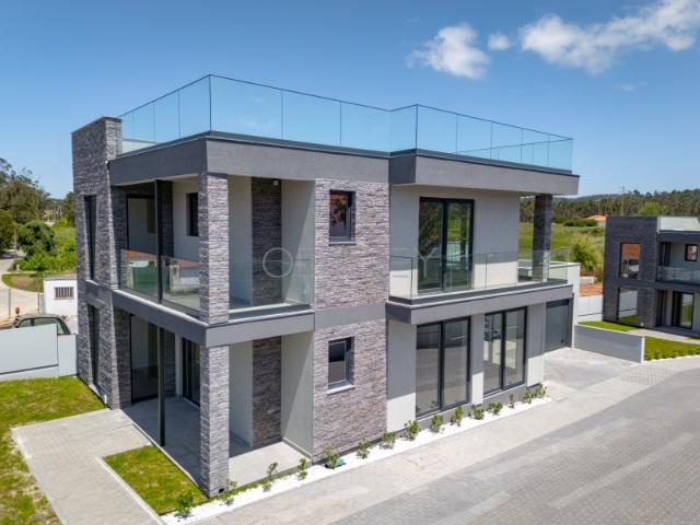 Moradia Ecológica de 4 Quartos com Jardim Privativo | Habitação Energeticamente Eficiente | Costa de Prata