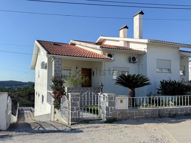 Moradia, Eiras e São Paulo de Frades
