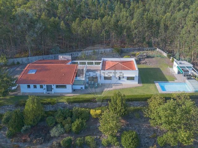 Moradia, Eiriz