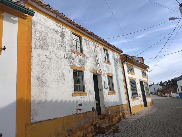 Moradia em Nisa no Alentejo Aldeia a 2km do Rio Tejo