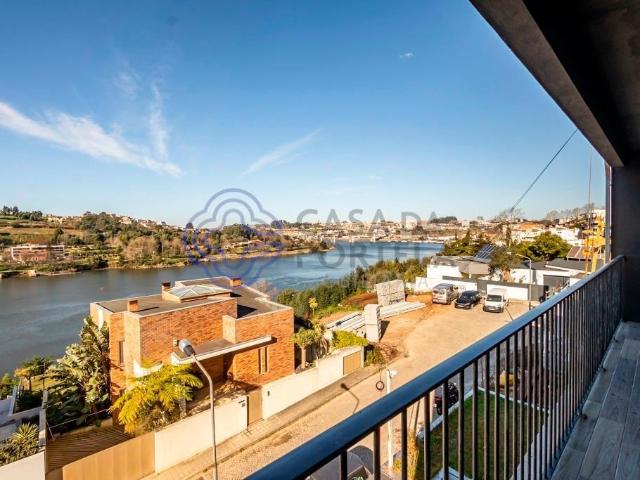 Moradia em Acabamento em Valbom junto ao Rio Douro 374m² Gondomar São Cosme, Valbom e Jovim