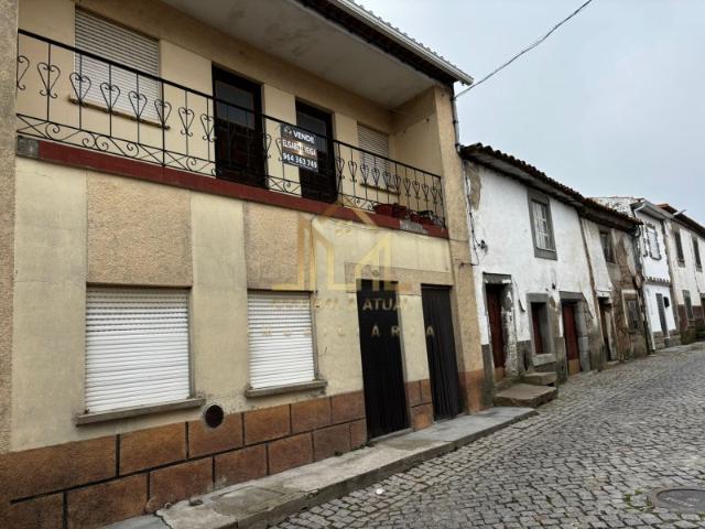 Moradia em Aldeia
