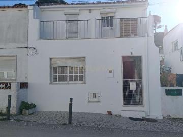Moradia em Almoinha, Sesimbra – Excelente Oportunidade para Investimento