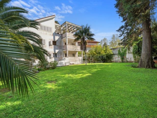Moradia em Alvalade com 3 apartamentos independentes, Lisboa