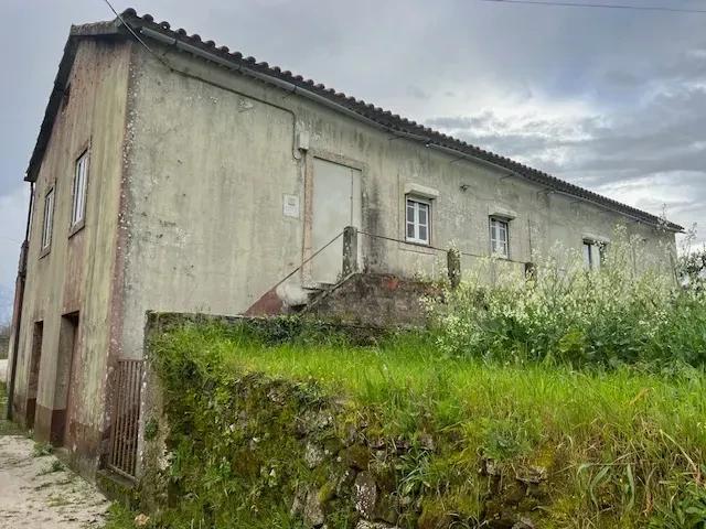 Moradia em Arega em Figueiró em Vinhos