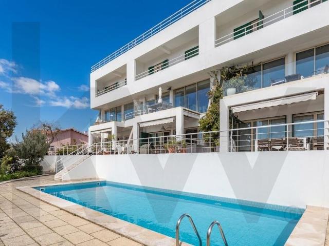 Moradia em Banda no Alto de Santa Catarina | Condomínio Exclusivo com Piscina – Quinta das Praias