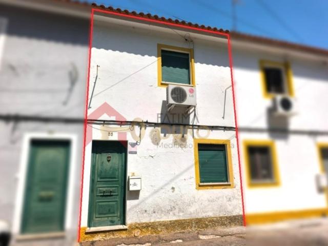 Moradia em banda com terraço e garagem na Boa Fé