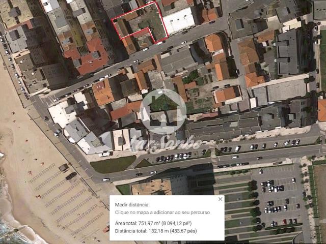Moradia em banda com terreno de 751 m2 a 50m da praia de Aver o Mar PARA FAZER PREDIO