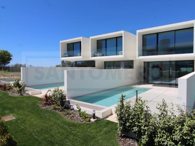 Moradia contemporânea em banda para Venda | T1+1 | Quinta Do. 152m² Albufeira e Olhos de Água