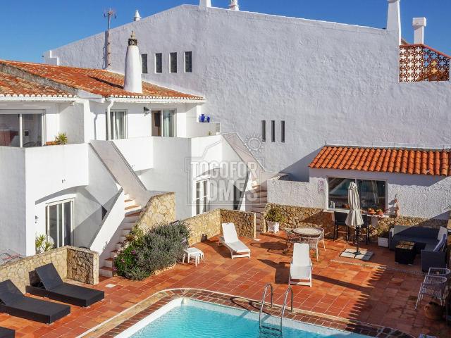 Moradia em banda de 3 quartos com piscina comum e vista mar. 125m² Burgau