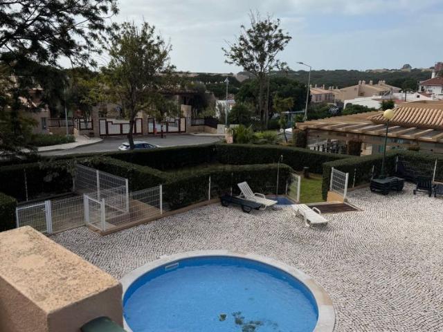 Moradia em banda em Olhos de Água, Albufeira e Olhos de Água