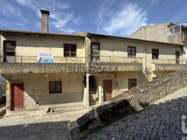 Moradia em banda em Tabuaço de 350 m²