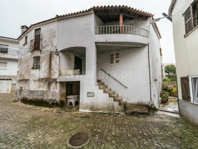 Moradia em Banda Estúdio / Fundão, Alcaria