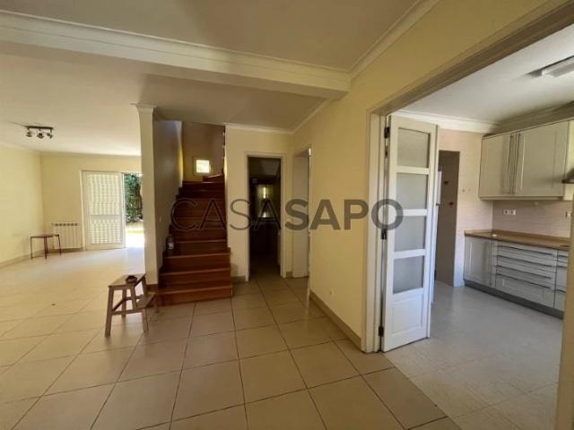 Moradia em Banda T4 Duplex para alugar em Lisboa