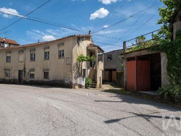 Moradia em banda T4 em Arganil de 196 m²