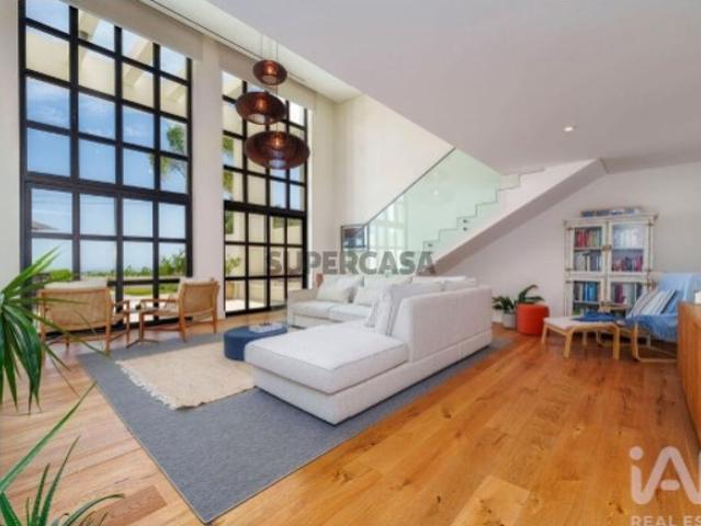 Moradia em banda T4 em Santa Bárbara de Nexe de 342,8 m²