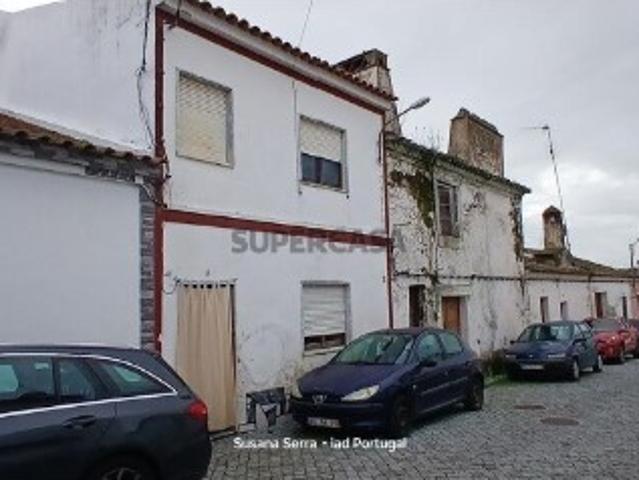 Moradia em banda T4 em Santa Eulália de 92 m²